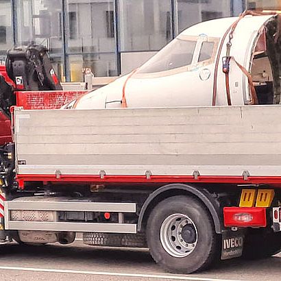 Ein Flugzeug wird fachgerecht entsorgt